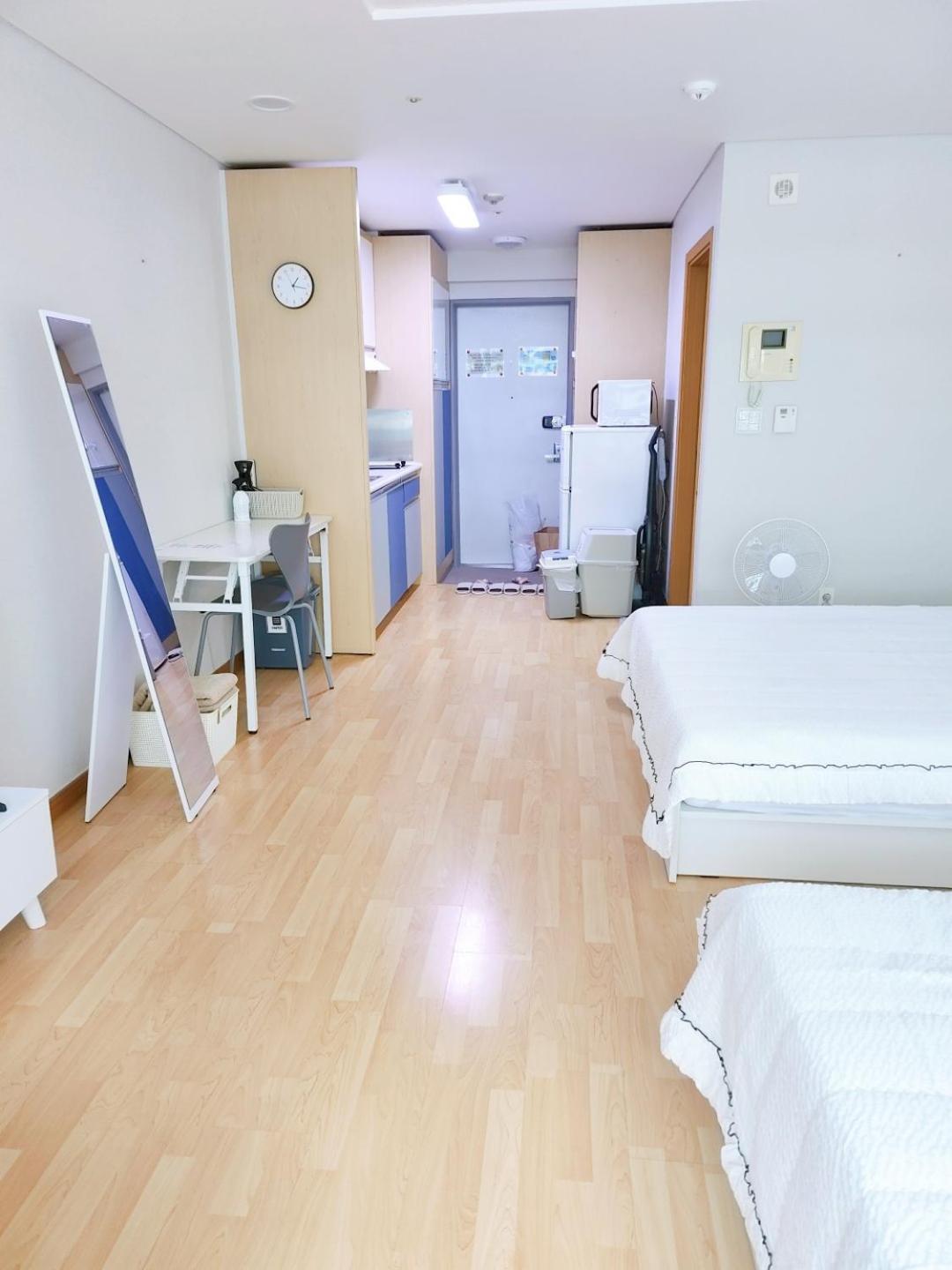 Hongdae Cleanhouse Hotel Сеул Екстериор снимка